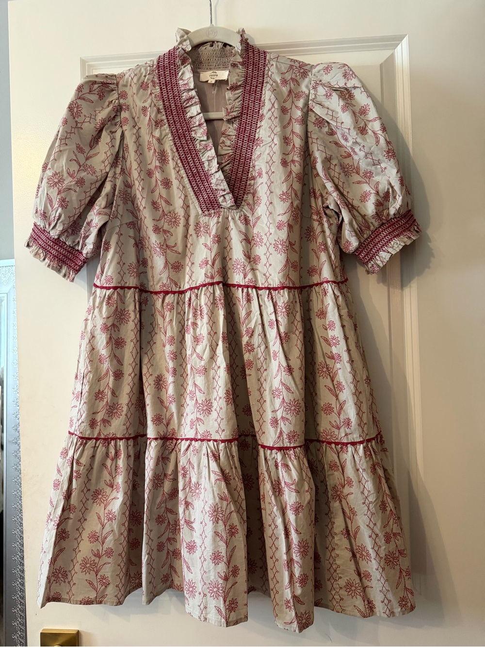 Women’s Entro Floral Tiered size small Smocked Dress in Pink and Cream so cute